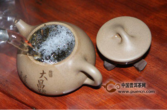 茶叶“泡沫”有益无害，不要掉进误区